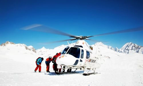 Nepal’s Luxury Quadrilogy – From Everest, Safari, Lakes to Temples